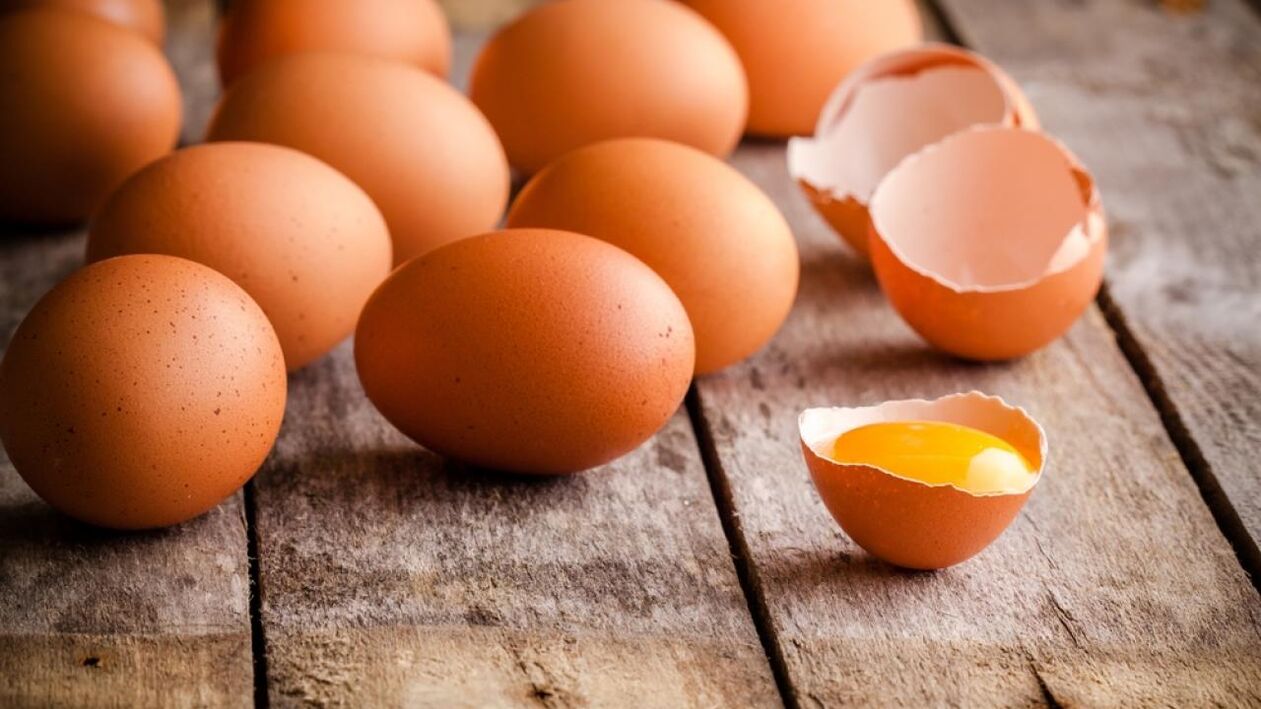 उचित पोषण के लिए चिकन अंडे eggs